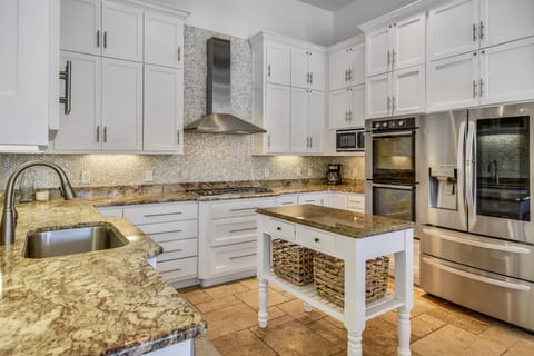 Dream kitchen with lots of room for all the cooks