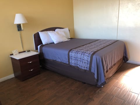 Standard Room | Desk, rollaway beds, free WiFi, bed sheets