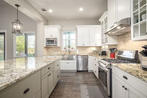 Fully updated kitchen