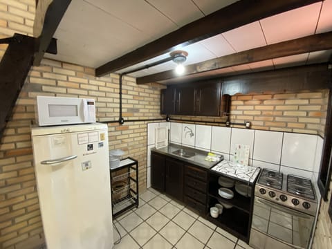 Comfort Chalet | Private kitchen | Fridge, microwave, oven, toaster