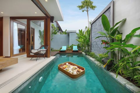 Private pool