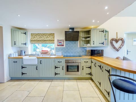 Kitchen area | Woodpecker Cottage, Whitechapel, near Preston