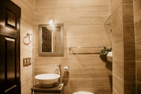Elite Apartment | Bathroom