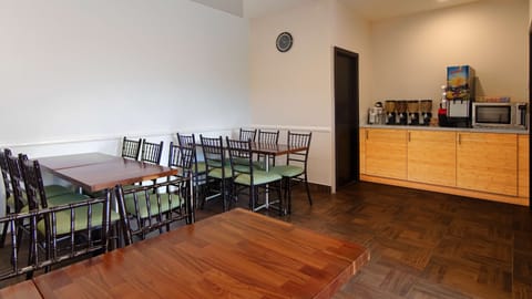 Free daily full breakfast