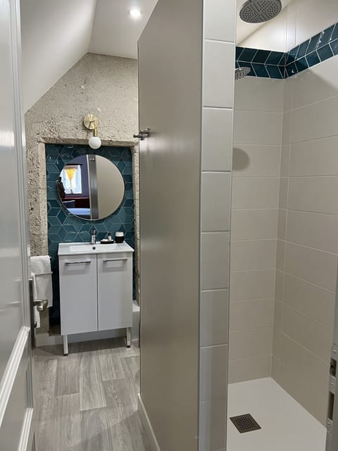 Classic Double Room, Ensuite, Garden View (Chambre 2) | Bathroom