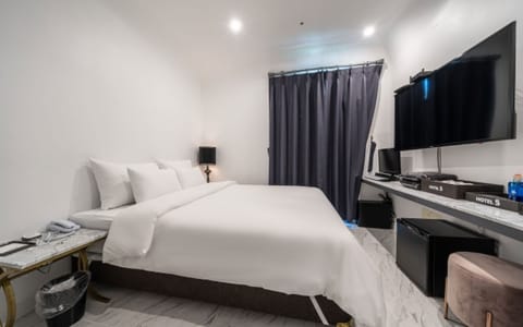 Room (Standard A - Walkie Special (No Parki) | 1 bedroom, free WiFi, bed sheets