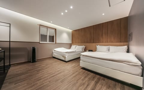 Room (Deluxe Twin (Free Netflix / Air Purif) | 1 bedroom, free WiFi, bed sheets