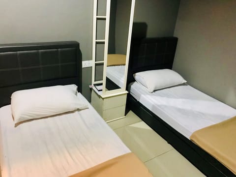 Twin Room | Free WiFi