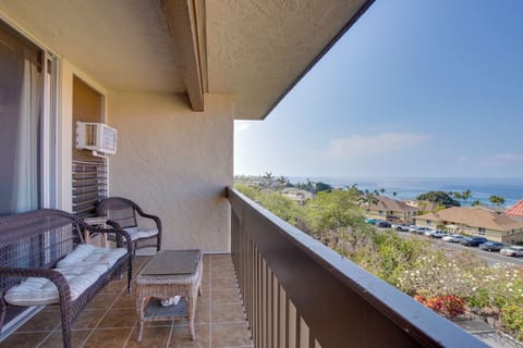 Kailua-Kona Vacation Rental | 2BR | 1.5BA | 1,017 Sq Ft | Stairs Required