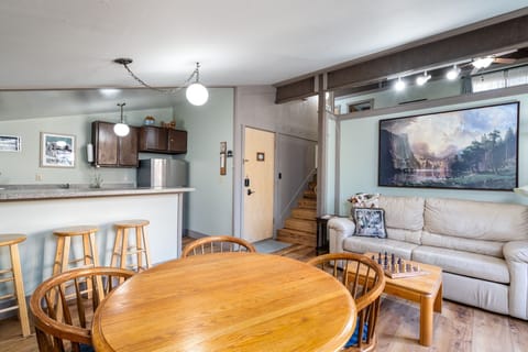Condo, 1 Bedroom | Dining