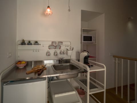 Exclusive Apartment | Private kitchen | Fridge, oven, stovetop, coffee/tea maker