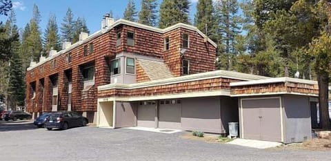 Building, Transportation, House, Tree, Vegetation