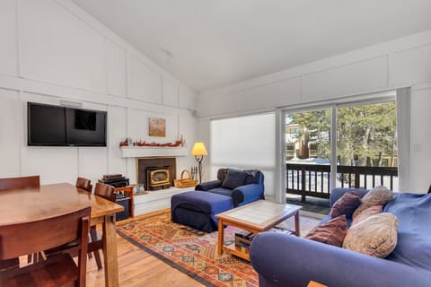 Living Room, Room, Indoors, Couch, Furniture