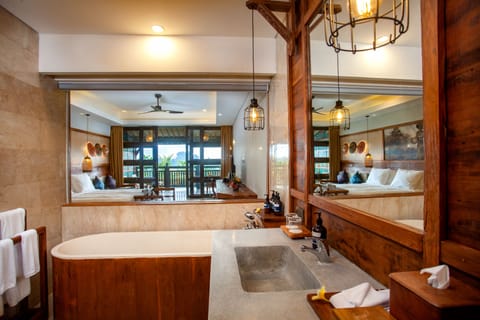 Premier Arkananta Suite | Bathroom | Hair dryer, bathrobes, slippers, bidet