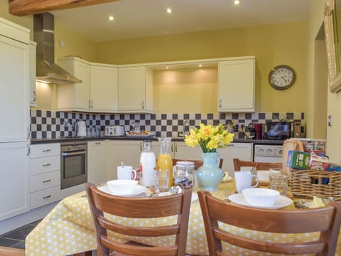 Dining Area | Cilau Bach, Trefgarn Owen
