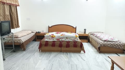 Superior Quadruple Room | Free WiFi, bed sheets