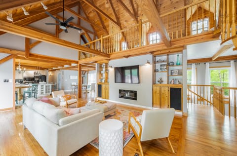 The perfect spot for relaxation and conversation. This room is so inviting