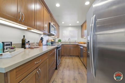 From prep to plate: cook in style with our fully equipped gourmet kitchen!
