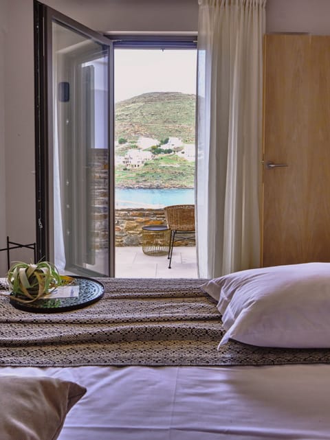 Signature Two Room Suite Sea View | Premium bedding, pillowtop beds, individually decorated