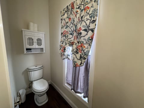 Room Number 2 | Bathroom | Combined shower/tub, hair dryer, towels, soap