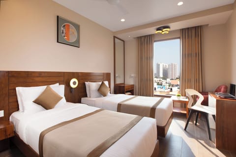 Premium Twin Room, Non Smoking, Private Bathroom | Egyptian cotton sheets, premium bedding, memory foam beds, minibar