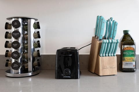 Premium Spices + Toaster + Cutlery + Extra Virgin Olive Oil
