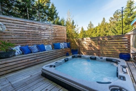 Hot tub area 