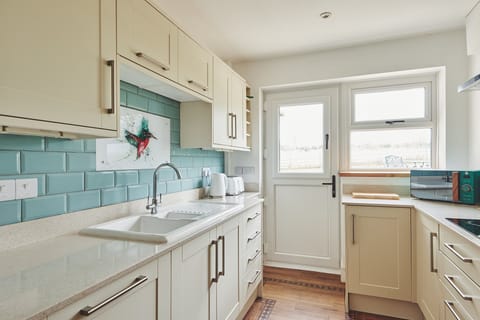 The kitchen at Kingfisher Cottage, Welsh Borders