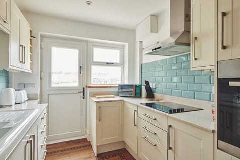 The kitchen at Kingfisher Cottage, Welsh Borders
