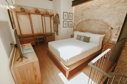 Classic Studio Suite | Premium bedding, memory foam beds, minibar, in-room safe