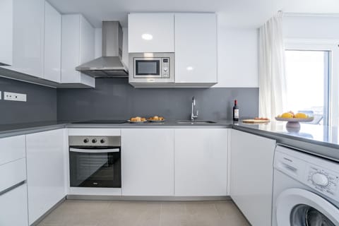 Premium Apartment, 3 Bedrooms | Private kitchen | Microwave, oven, stovetop, dishwasher