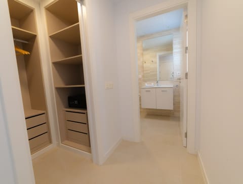 Premium Apartment, 3 Bedrooms | Wardrobe