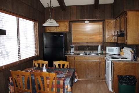 Family Cabin #2, 2 Bedrooms, 2 Queen Beds | Private kitchen | Mini-fridge, microwave, coffee/tea maker