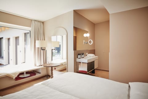 Urban Hideaway | 1 bedroom, in-room safe, blackout drapes, free WiFi