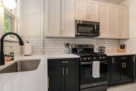 Brand New Kitchen, Modern features, Everything you need for cooking.