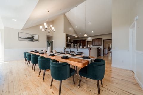 Large dining room table!