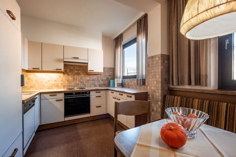 Apartment, 4 Bedrooms, Patio, Mountain View (cleaningfee 120 EUR) | Private kitchen | Fridge, stovetop, coffee/tea maker, electric kettle