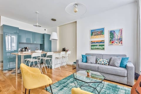 Living Room - Seated area