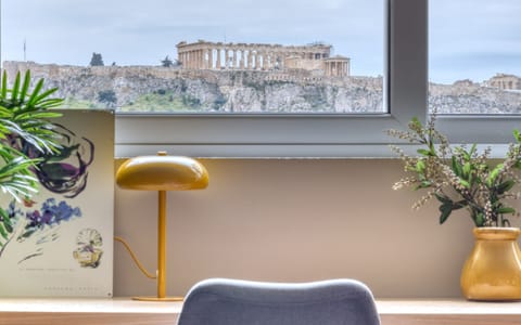 Terrace Suite (Acropolis View) | Minibar, individually decorated, individually furnished, desk