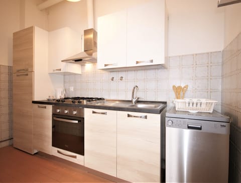 Apartment | Private kitchen | Full-size fridge, oven, stovetop, dishwasher