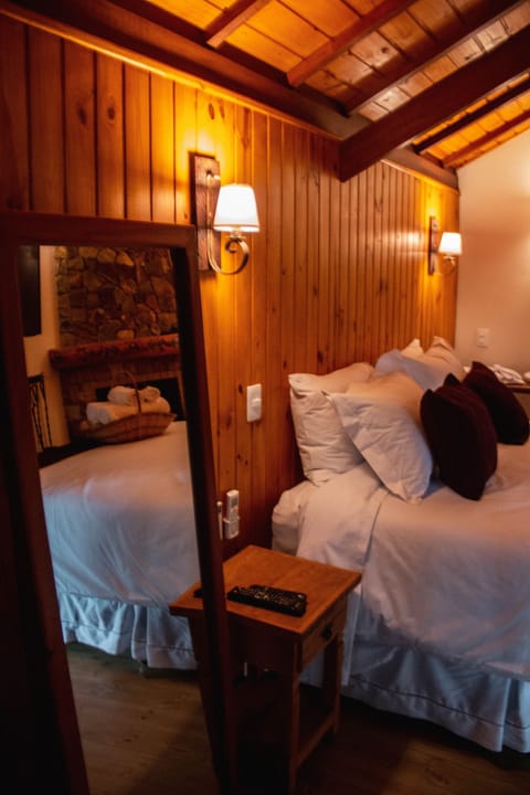 Superior Cabin, 1 Queen Bed, Garden Area | Premium bedding, down comforters, pillowtop beds, minibar