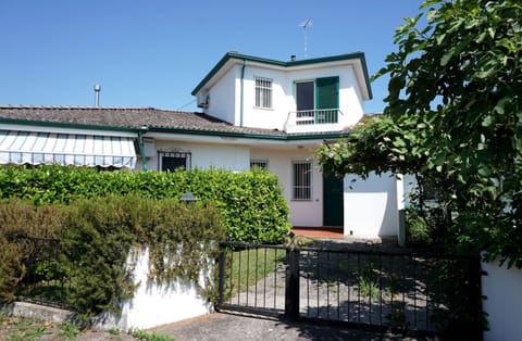 Villa, 3 Bedrooms, Balcony, Garden View | Exterior