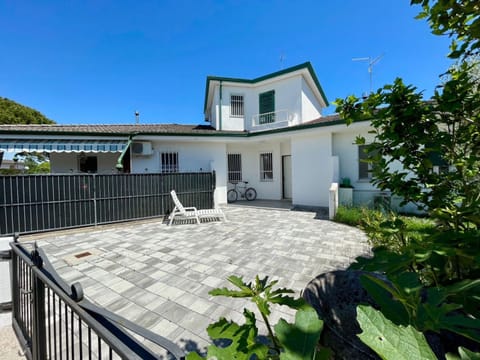 Villa, 3 Bedrooms, Balcony, Garden View | Exterior