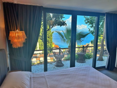 Design Room, Terrace, Sea View | Premium bedding, minibar, individually decorated, individually furnished