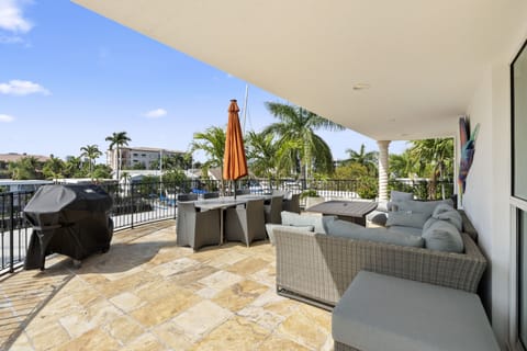 Luxury Penthouse, 3 Bedrooms, Balcony, Bay View | Terrace/patio