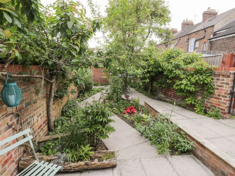 Cottage | Property grounds