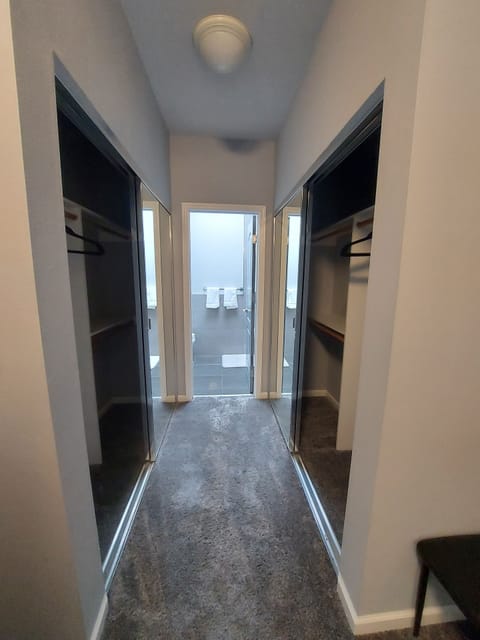 bedroom 2 w/bathroom 