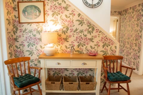 Charming country style in your Highland home from home.