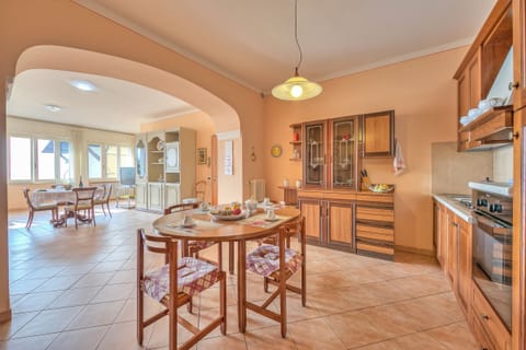 Kitchen and dining area