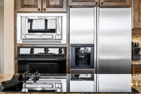 Expansive kitchen, fully equipped to fit your cooking style and needs!